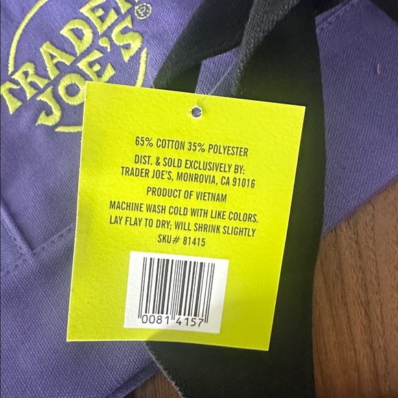 Trader Joe’s canvas tote bags Set Of 4 - NWT - Picture 3 of 4